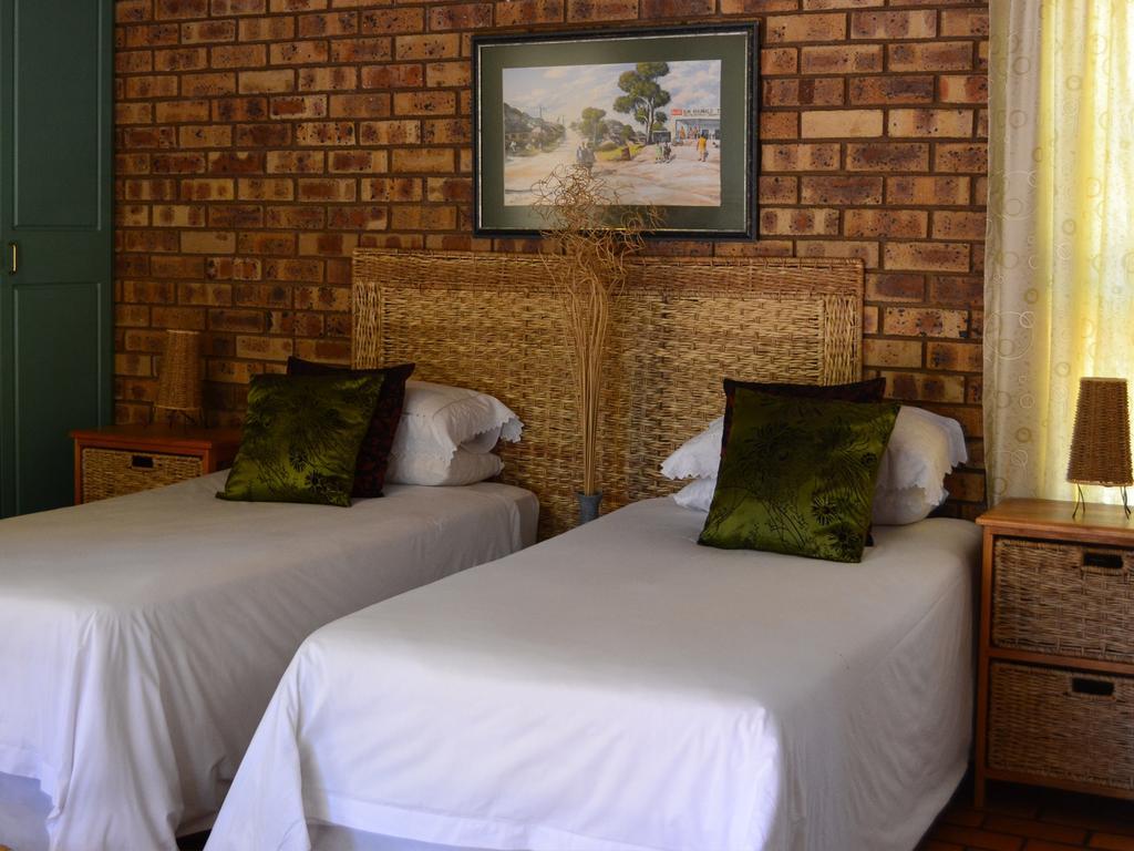 Boga Legaba Guest House & Conference Centre Mafikeng Bagian luar foto