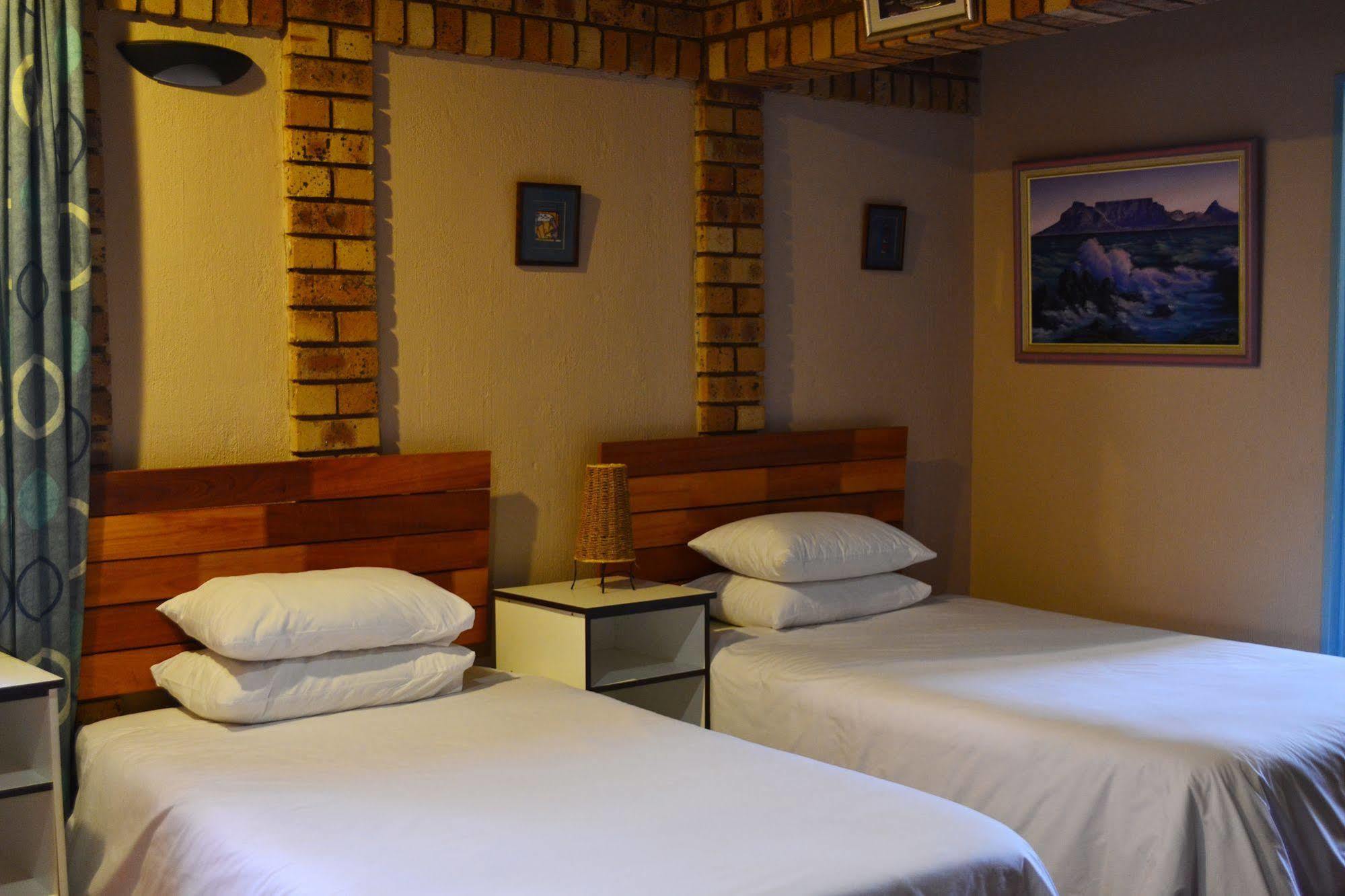 Boga Legaba Guest House & Conference Centre Mafikeng Bagian luar foto